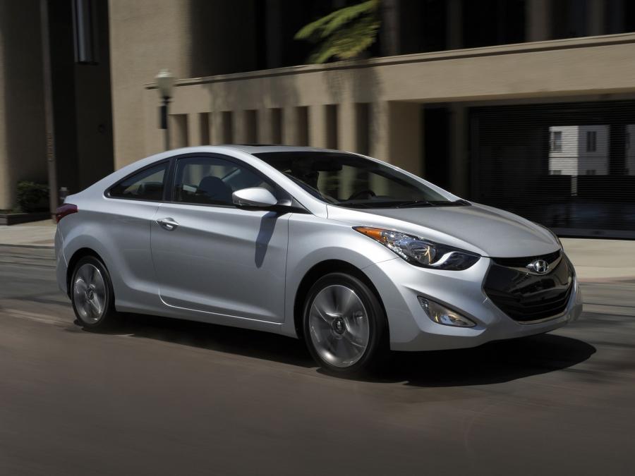  Hyundai Elantra Coupe 2012 года  (фото 13 из 88)